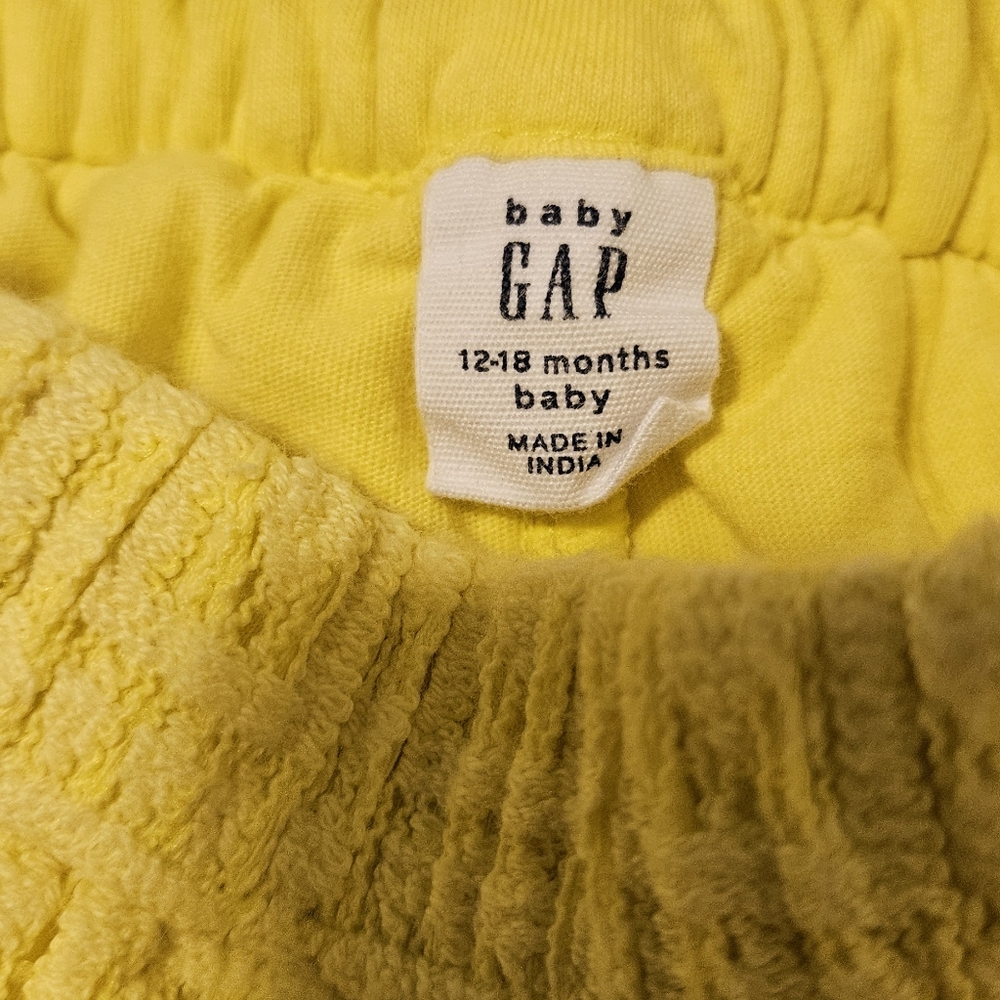 Gap Baby Yellow Set - Picture 6 of 6